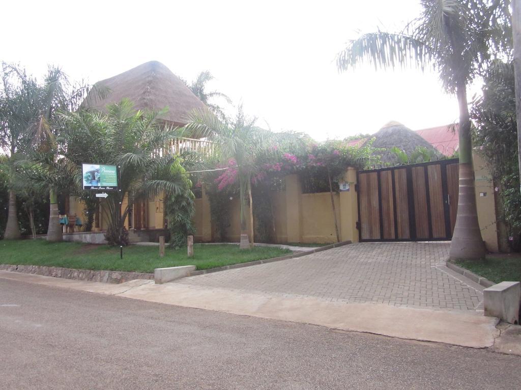 Precious Guesthouse Entebbe Ngoại thất bức ảnh